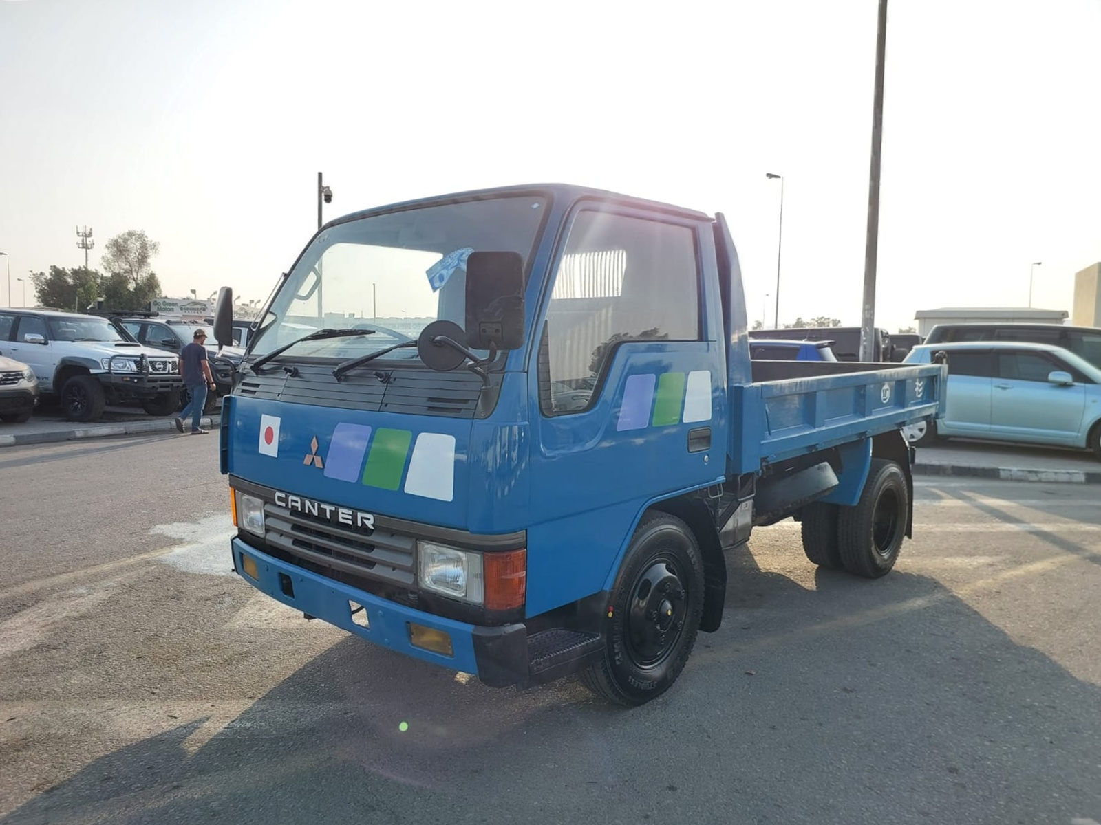 MITSUBISHI Canter