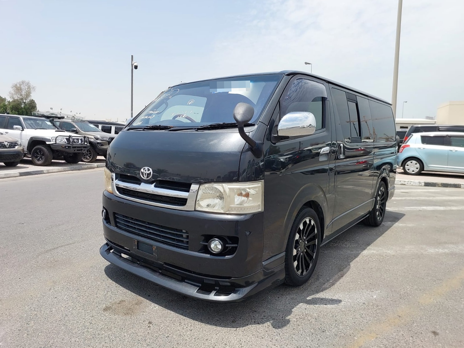 TOYOTA HIACE