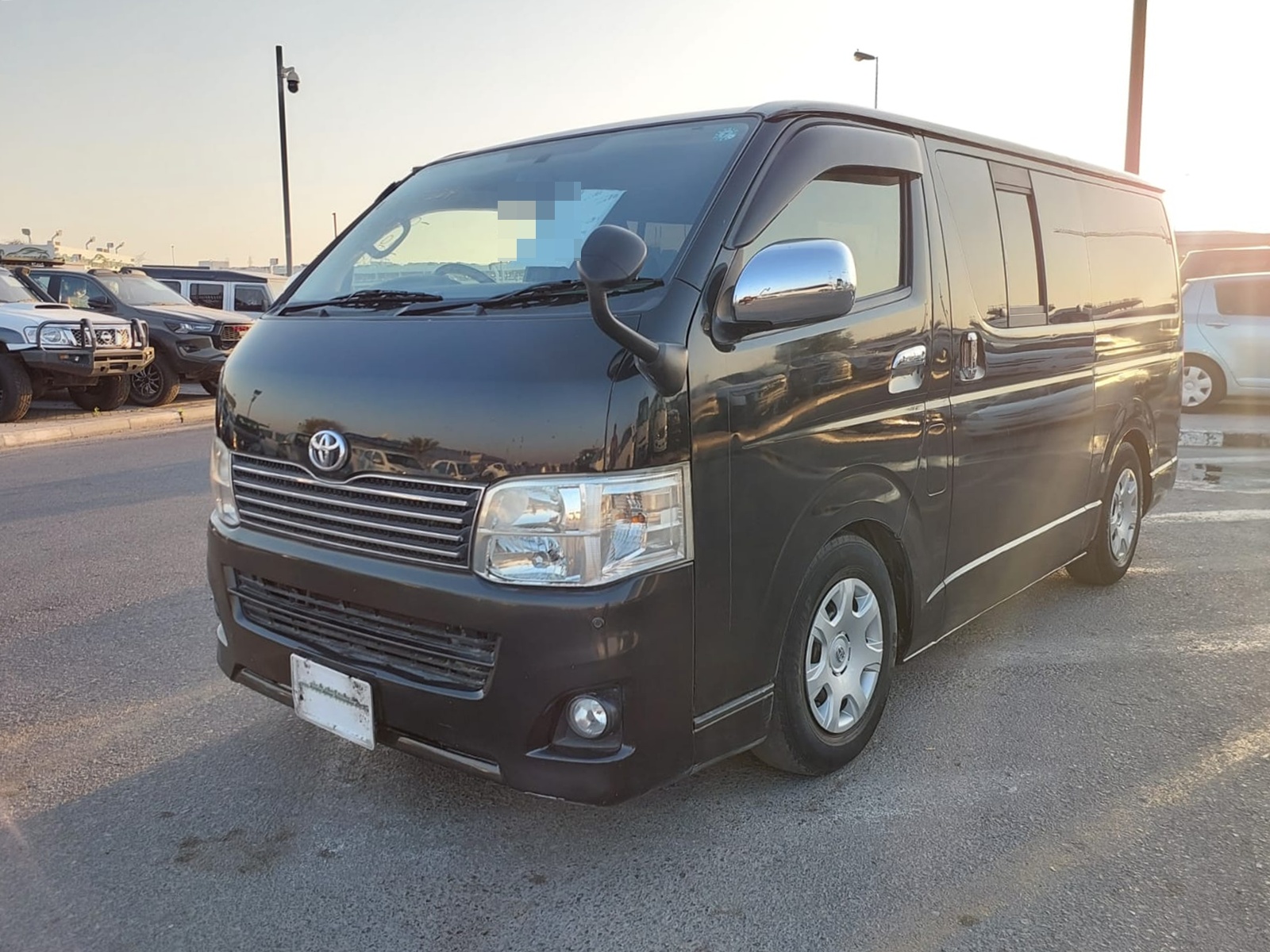 TOYOTA HIACE