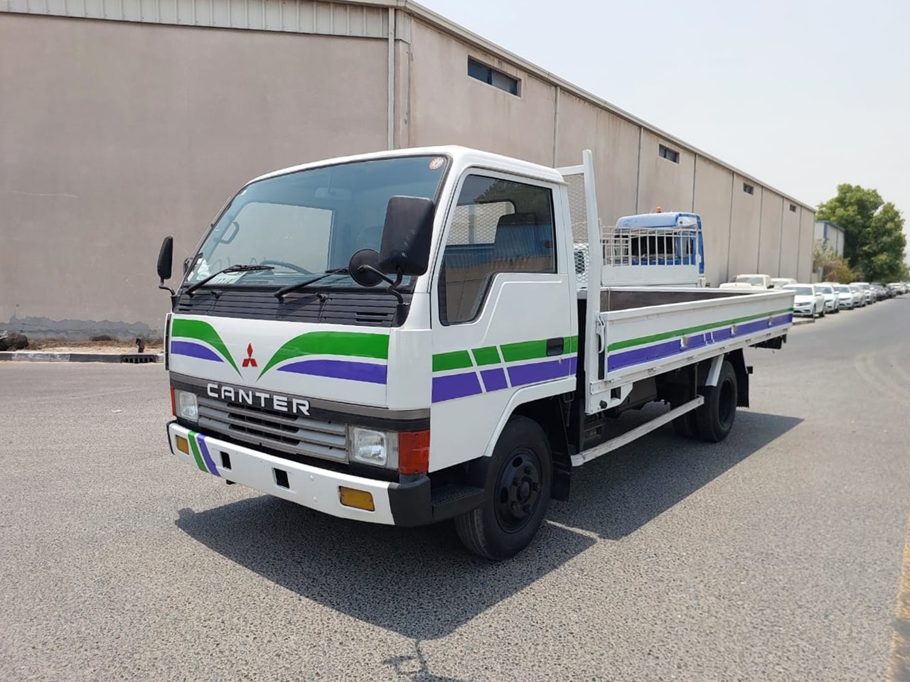 MITSUBISHI Canter