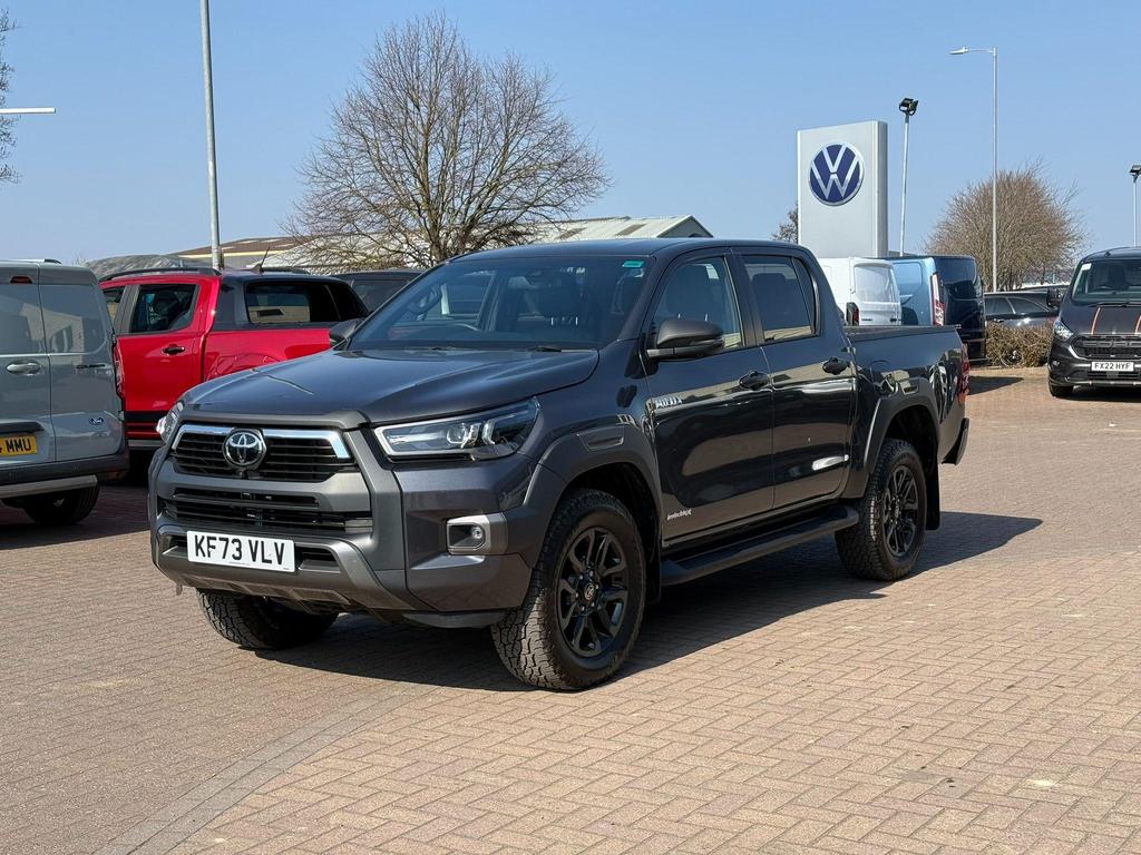 TOYOTA Hilux