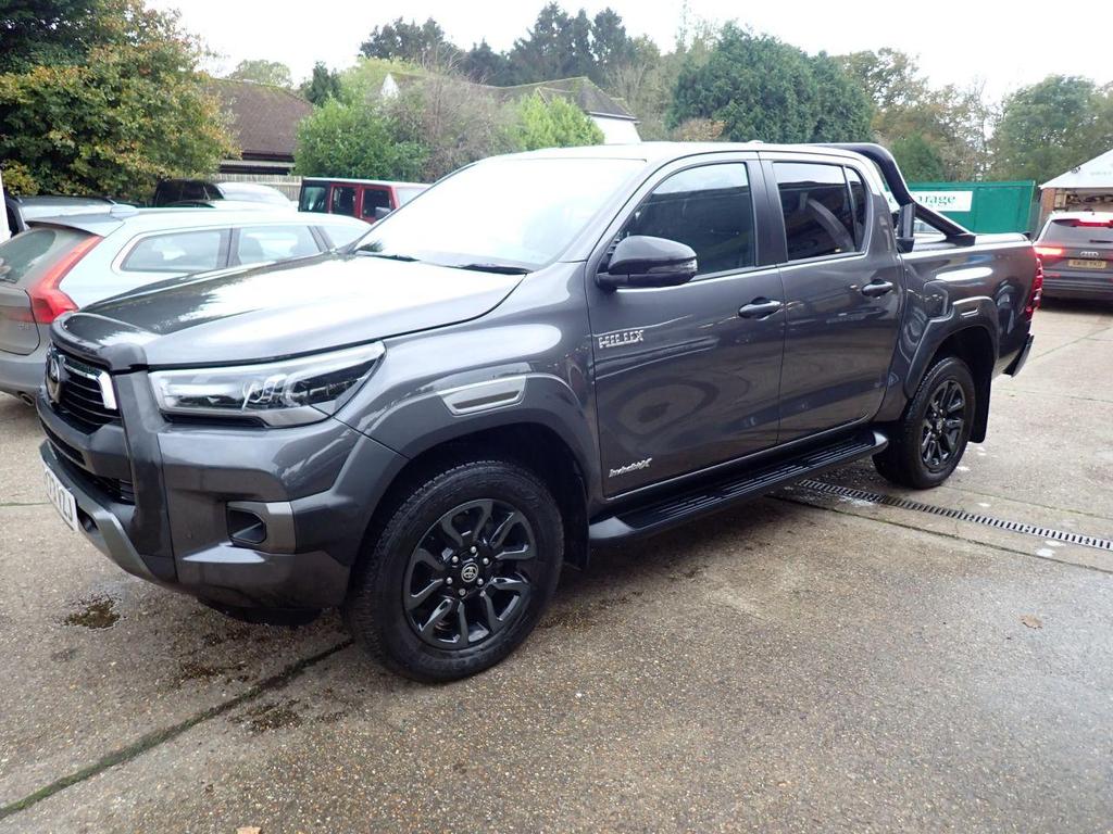 TOYOTA Hilux