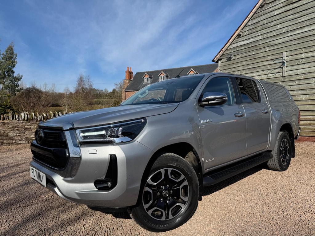 TOYOTA Hilux