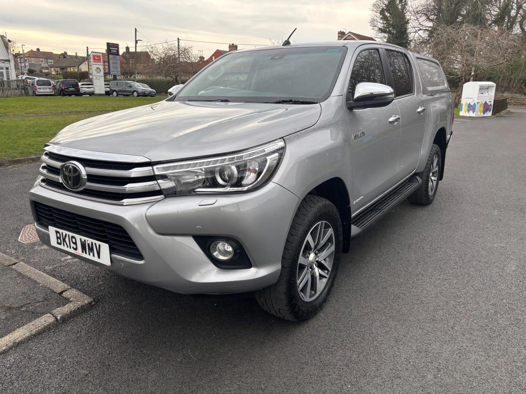 TOYOTA Hilux