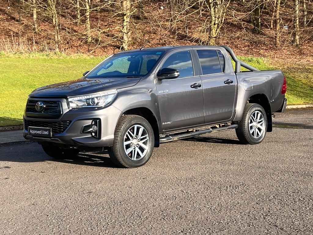 TOYOTA Hilux