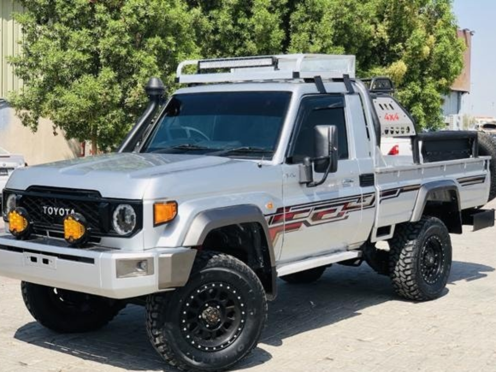 TOYOTA Land Cruiser