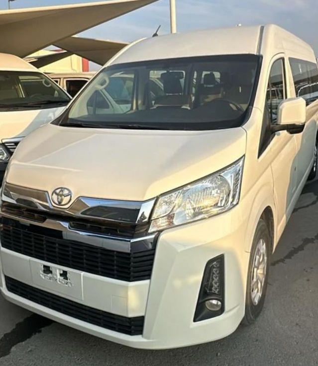 TOYOTA Hiace Commuter