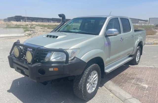 TOYOTA Hilux