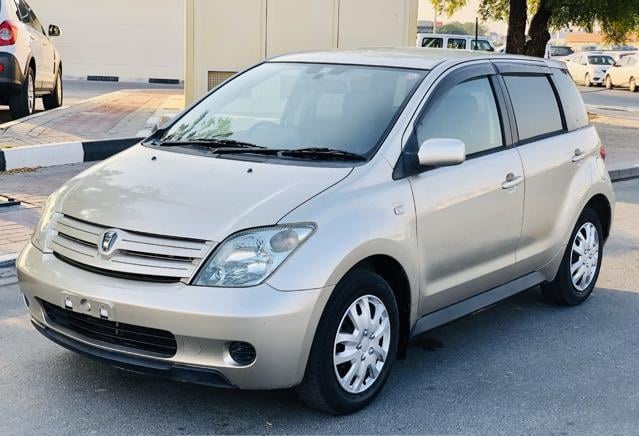 TOYOTA IST