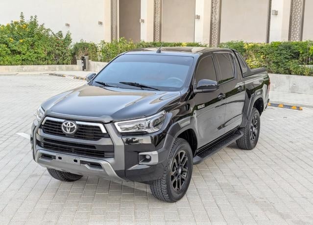 TOYOTA Hilux