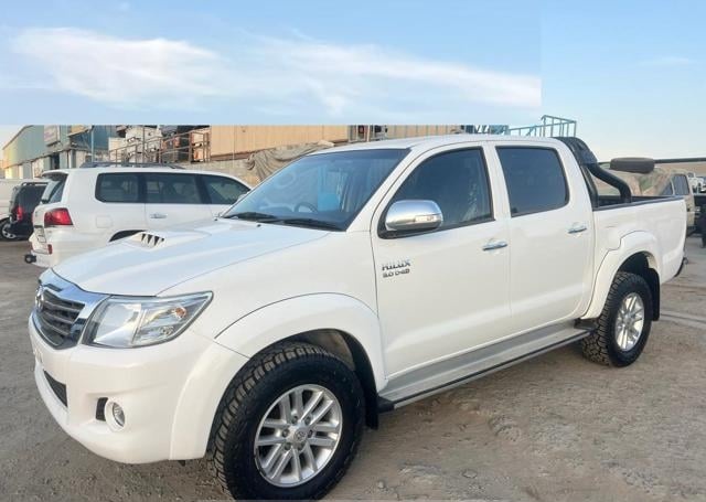 TOYOTA Hilux SR5