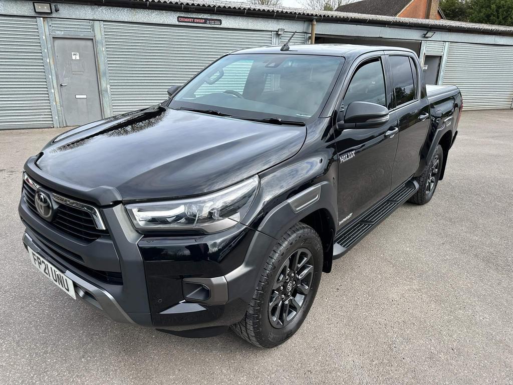 TOYOTA Hilux